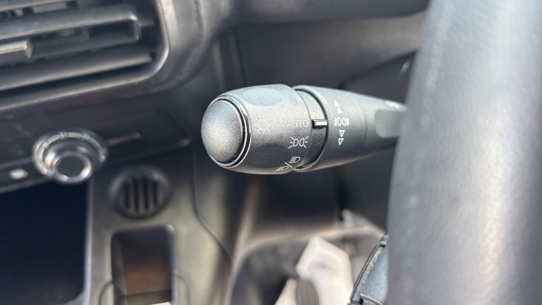 Peugeot Partner Standard Diesel 1000 1.5 BlueHDi 100 Professional Van